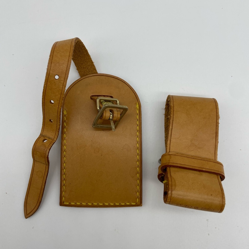 Louis Vuitton Travel Tag - Picture 3 of 3
